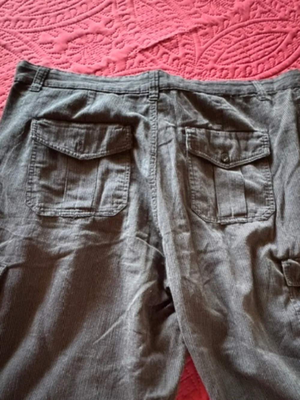 Sub Culture black and white pin stripe shorts size 40 great cond